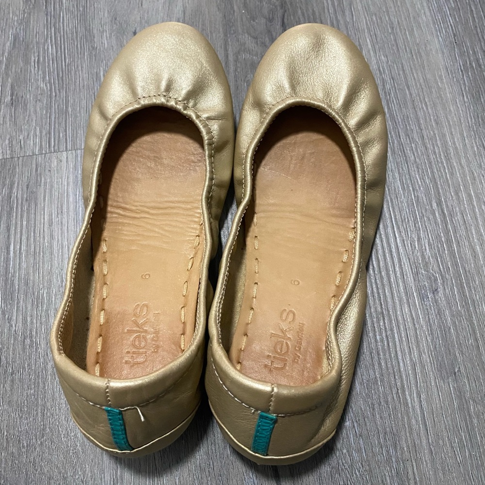 Champagne Tieks, size 6